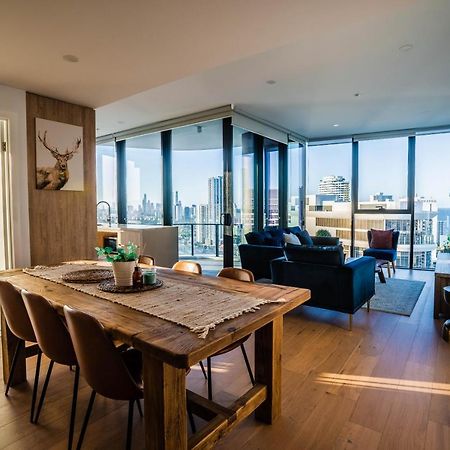 2 Bedroom Luxurious Family Apartment Next To Pacific Fair - Broadbeach Gold Coast Gc22 المظهر الخارجي الصورة