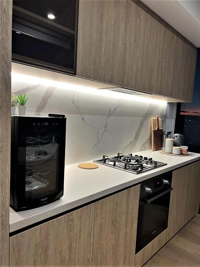 2 Bedroom Luxurious Family Apartment Next To Pacific Fair - Broadbeach Gold Coast Gc22 المظهر الخارجي الصورة