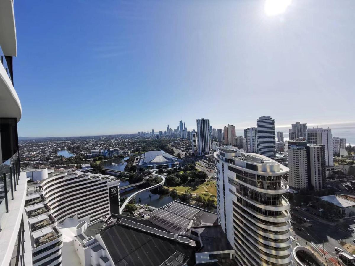 2 Bedroom Luxurious Family Apartment Next To Pacific Fair - Broadbeach Gold Coast Gc22 المظهر الخارجي الصورة