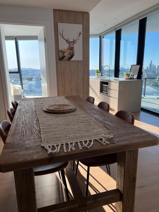 2 Bedroom Luxurious Family Apartment Next To Pacific Fair - Broadbeach Gold Coast Gc22 المظهر الخارجي الصورة