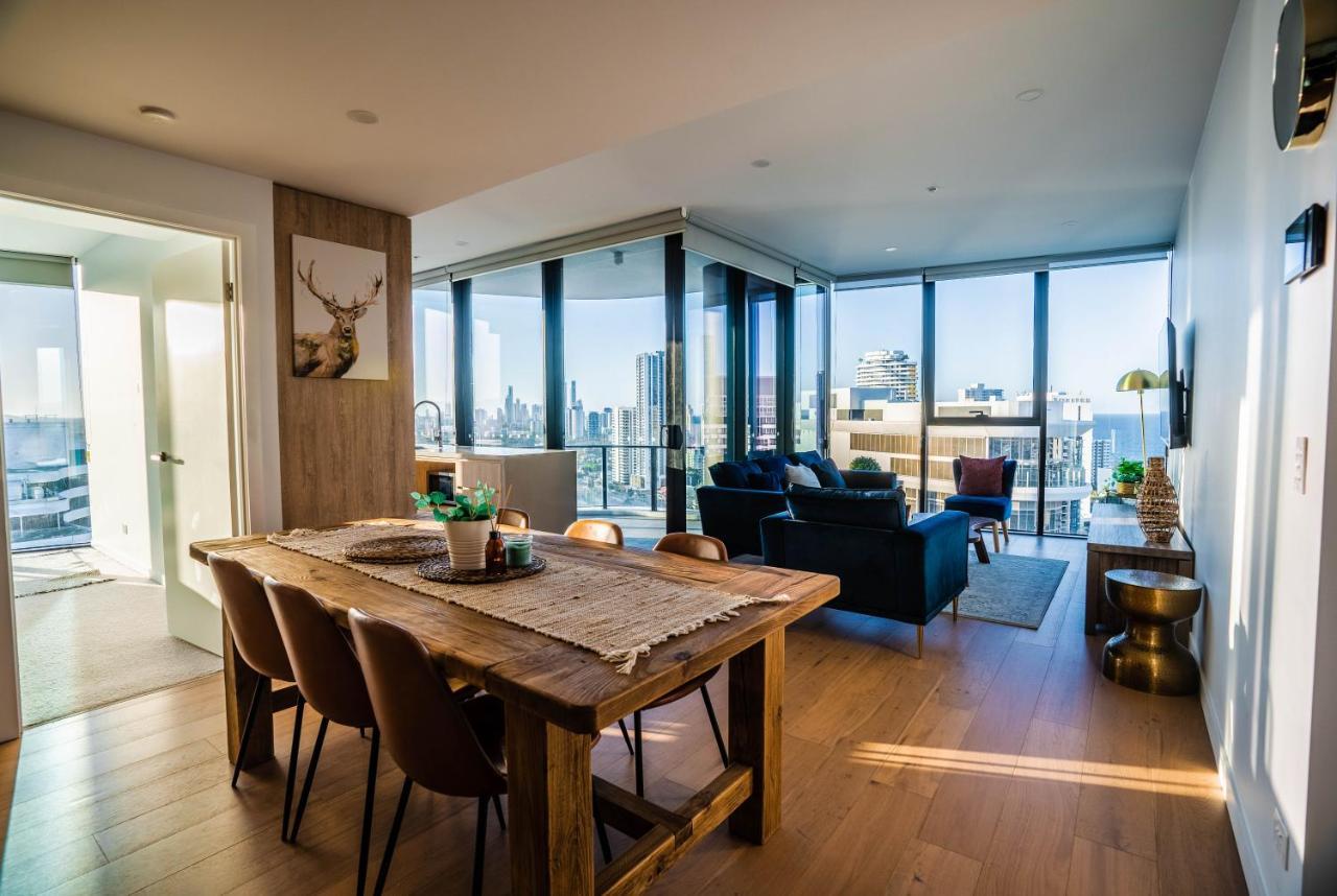 2 Bedroom Luxurious Family Apartment Next To Pacific Fair - Broadbeach Gold Coast Gc22 المظهر الخارجي الصورة