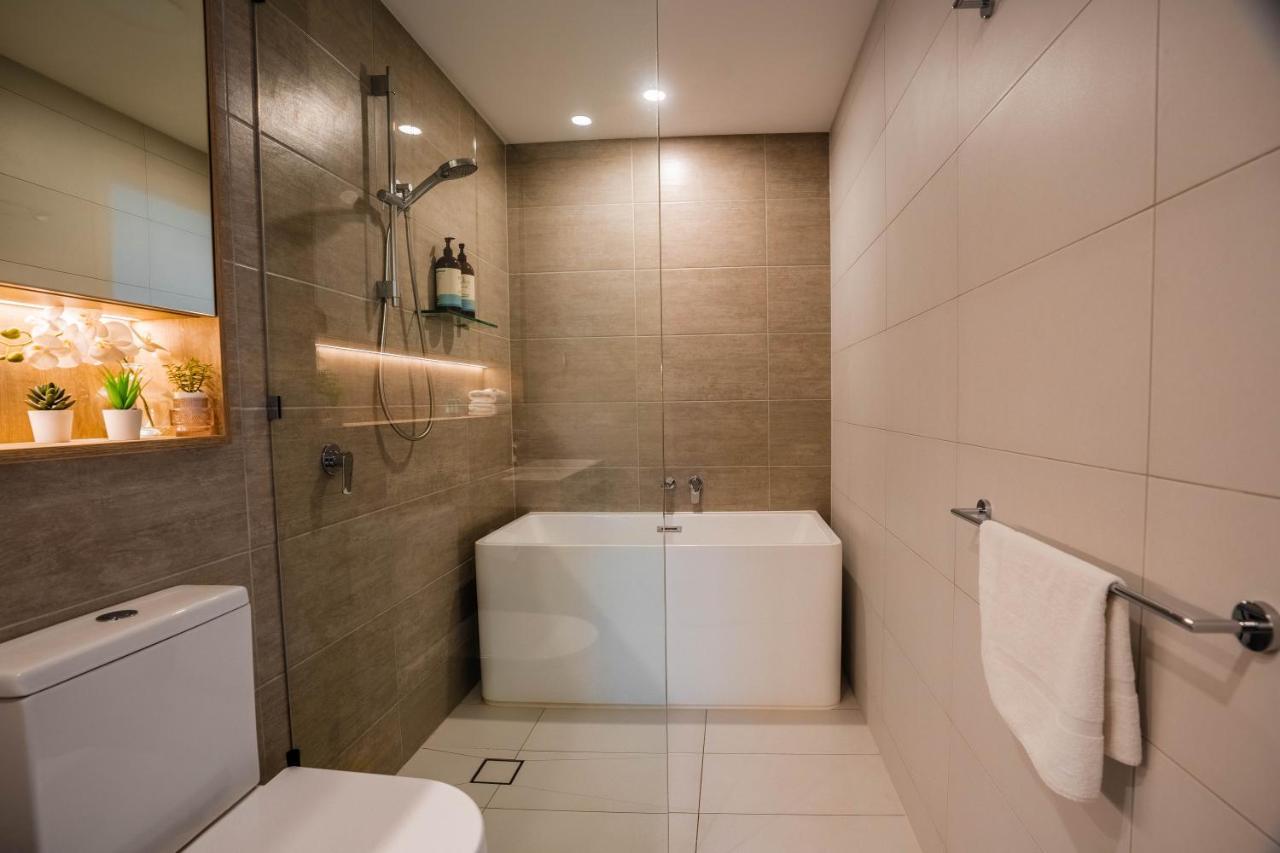 2 Bedroom Luxurious Family Apartment Next To Pacific Fair - Broadbeach Gold Coast Gc22 المظهر الخارجي الصورة