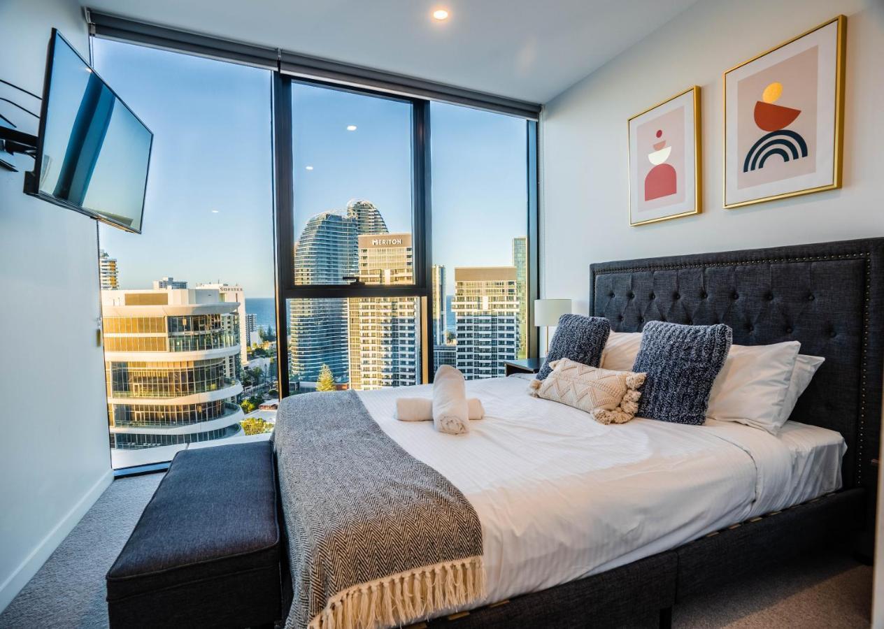 2 Bedroom Luxurious Family Apartment Next To Pacific Fair - Broadbeach Gold Coast Gc22 المظهر الخارجي الصورة