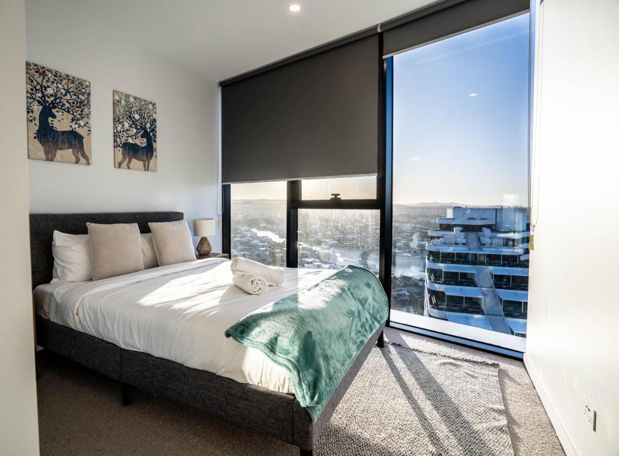 2 Bedroom Luxurious Family Apartment Next To Pacific Fair - Broadbeach Gold Coast Gc22 المظهر الخارجي الصورة
