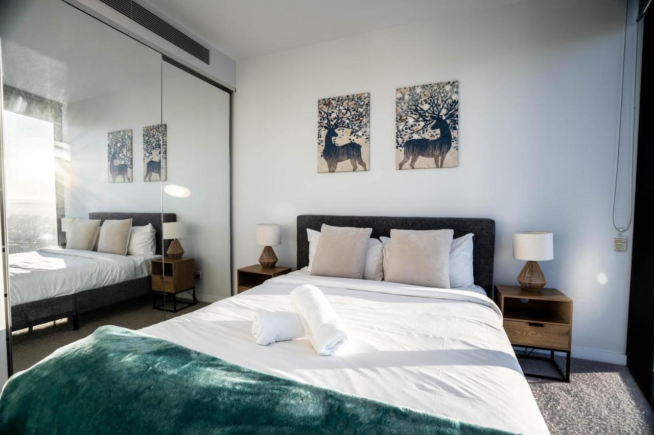 2 Bedroom Luxurious Family Apartment Next To Pacific Fair - Broadbeach Gold Coast Gc22 المظهر الخارجي الصورة